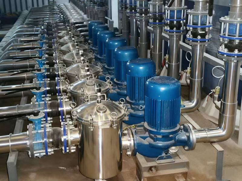 Tại sao phải đóng van khi khởi động máy bơm ly tâm?